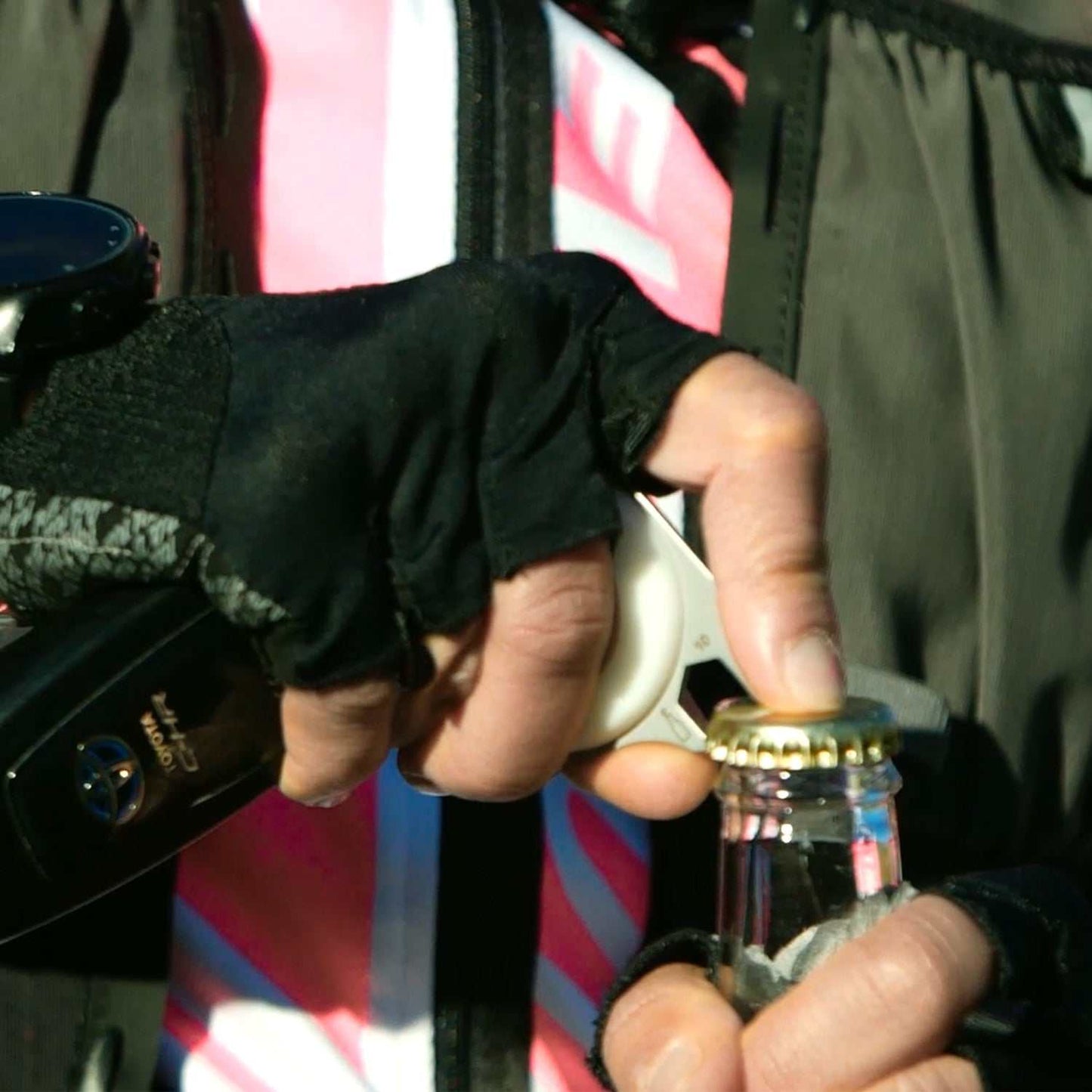 AirTag Multitool